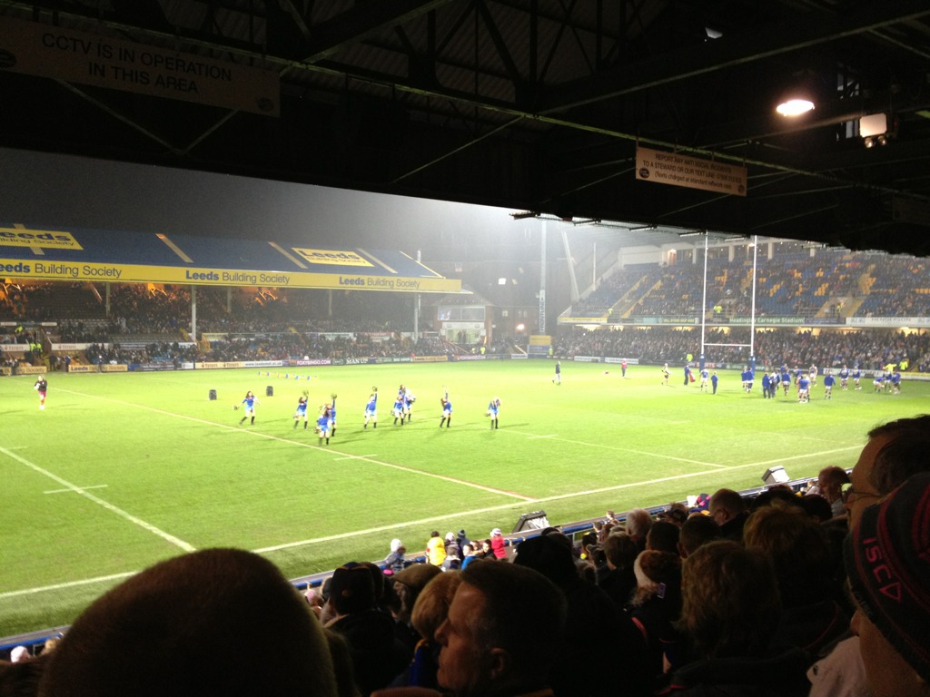 An atmospheric evening at Headingley Carnegie. They might be giants but we’re the @leedsrhinos !!