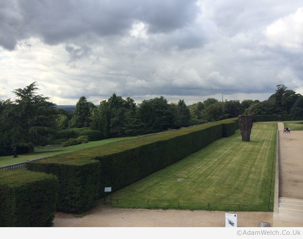 .@YSPsculpture looking pretty under the moody clouds. @EmleyMoorMast in the distance.