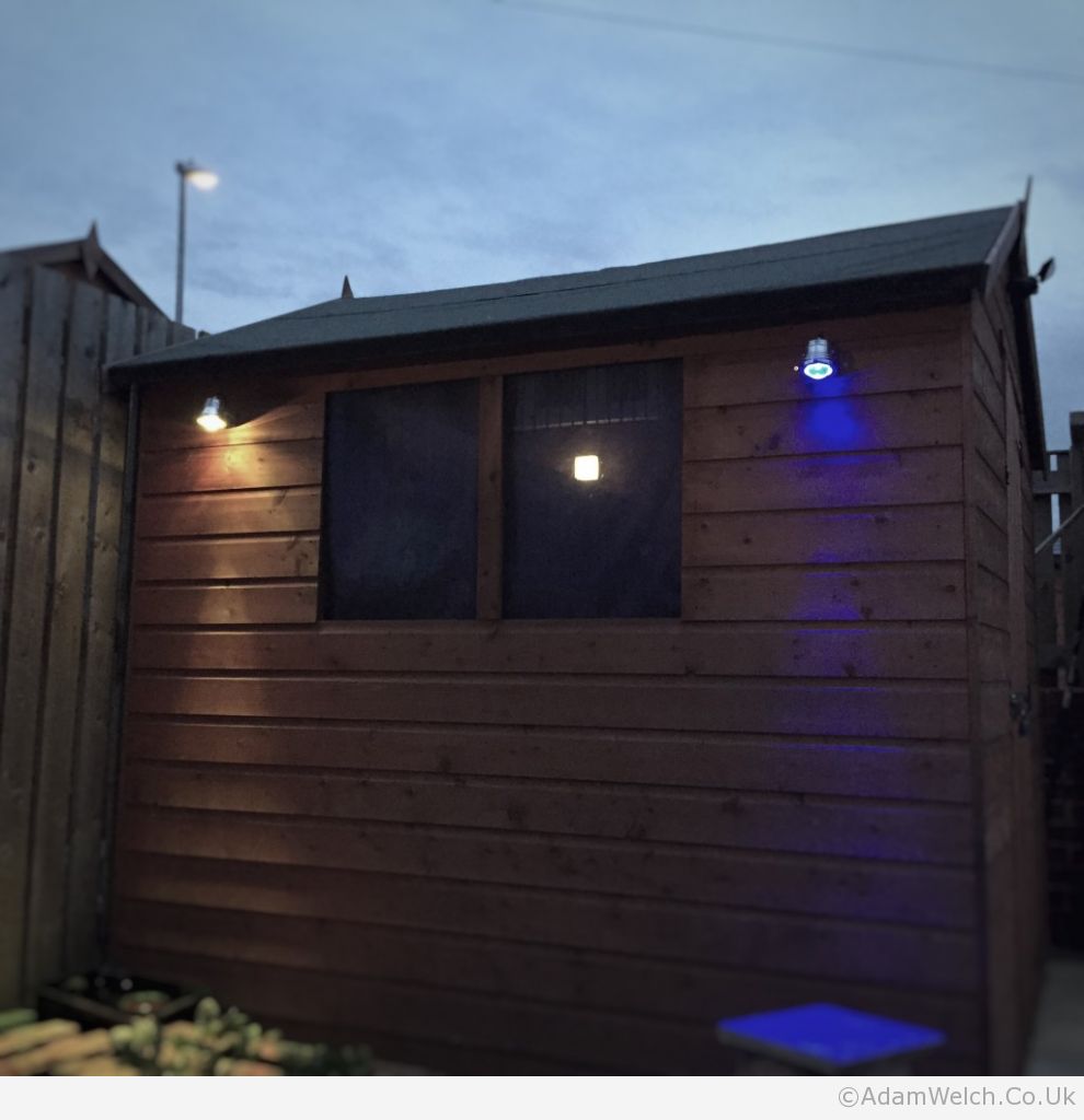 The solar powered shed had hoped for a @leedsrhinos win tonight. #BlueAndAmber